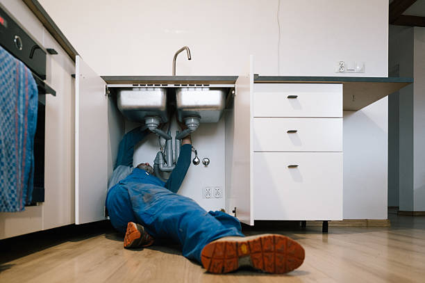 Professional Leak Detection technician working in Elmwood Park, NJ